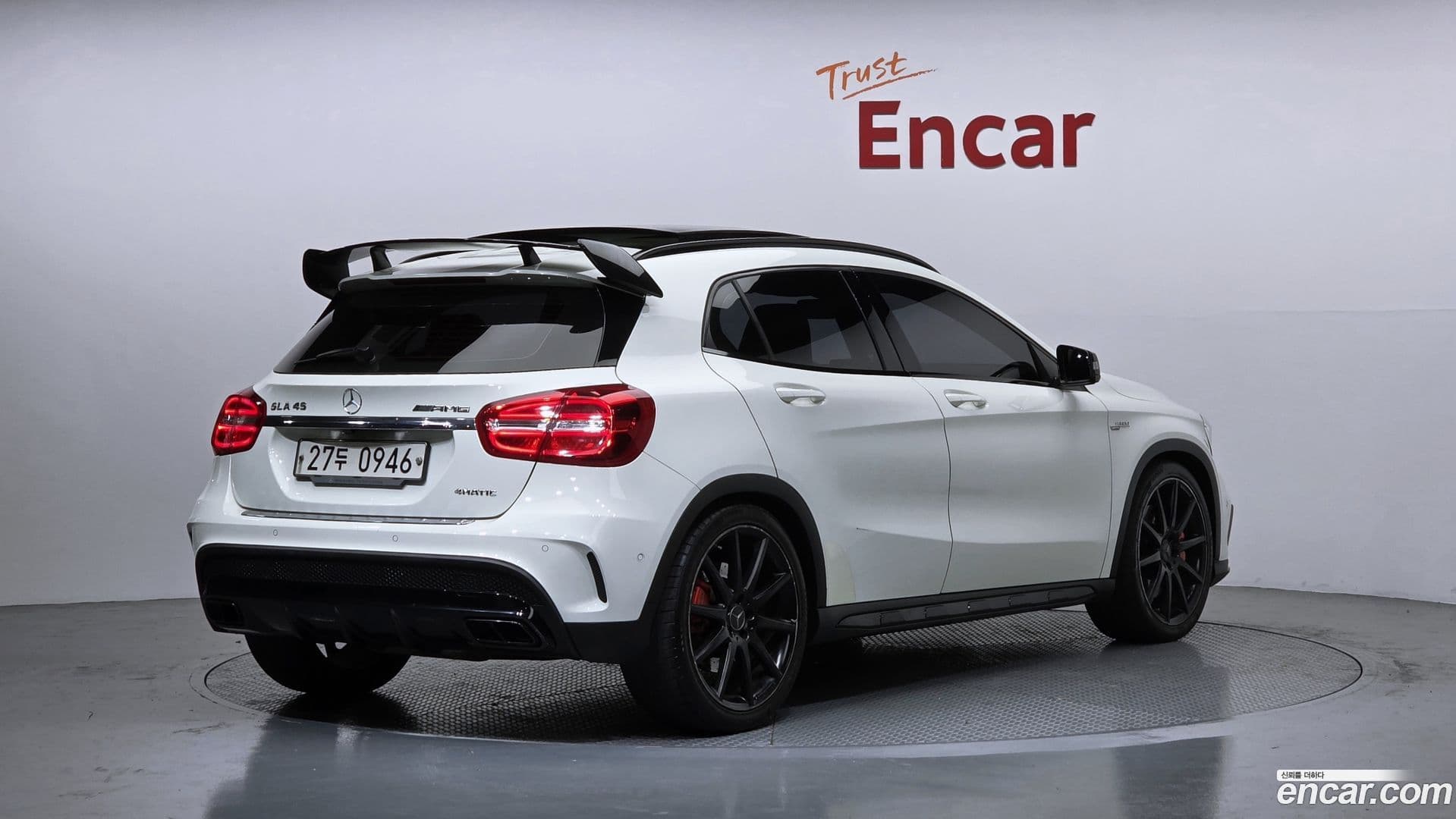 Main__Slider__Photo:GLA-Class Mercedes-Benz 2015.8-1