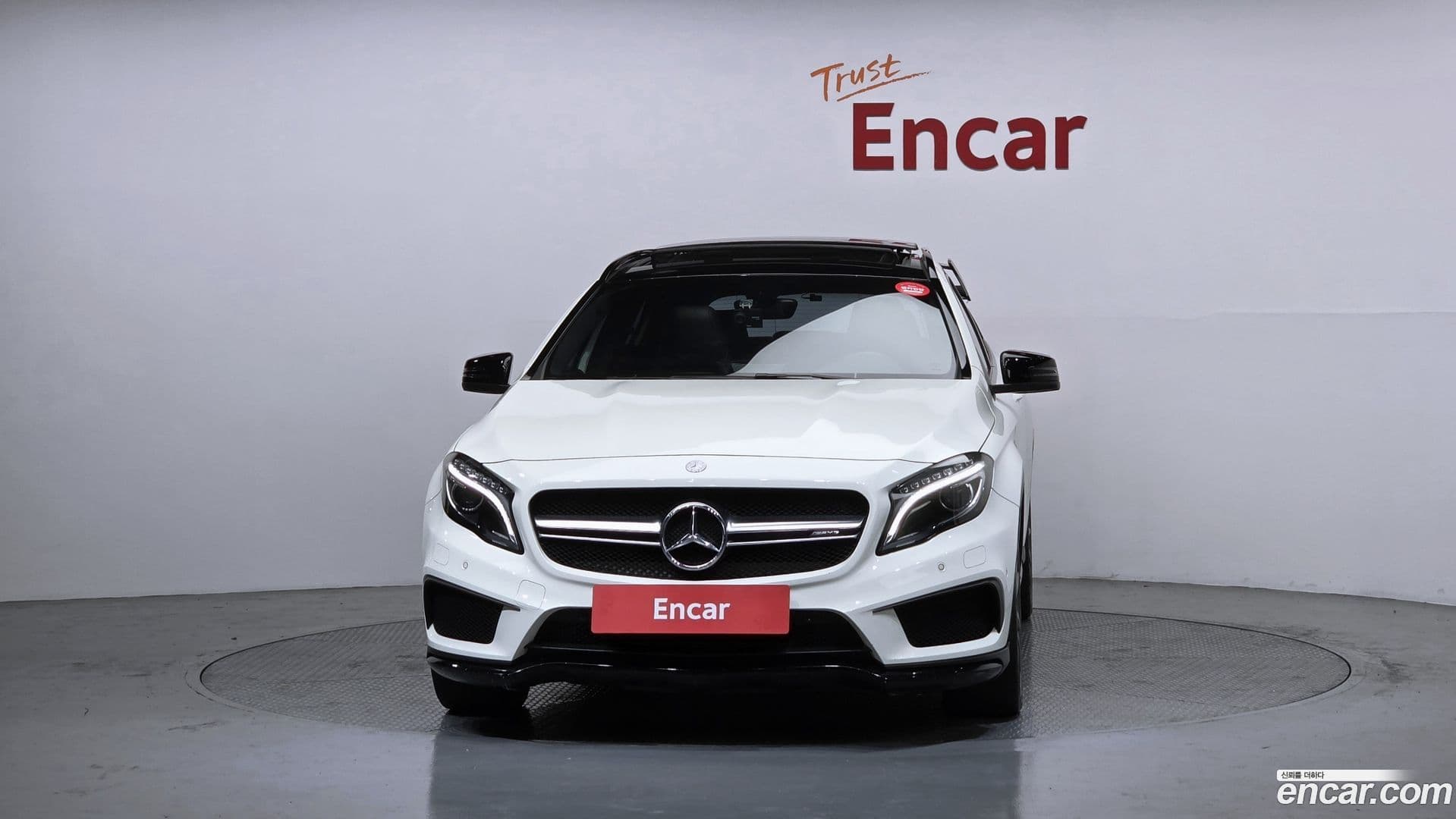 Main__Slider__Photo:GLA-Class Mercedes-Benz 2015.8-2