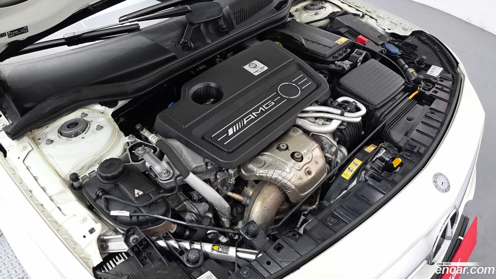 GLA-Class Mercedes-Benz 2015.8-OUTER-006