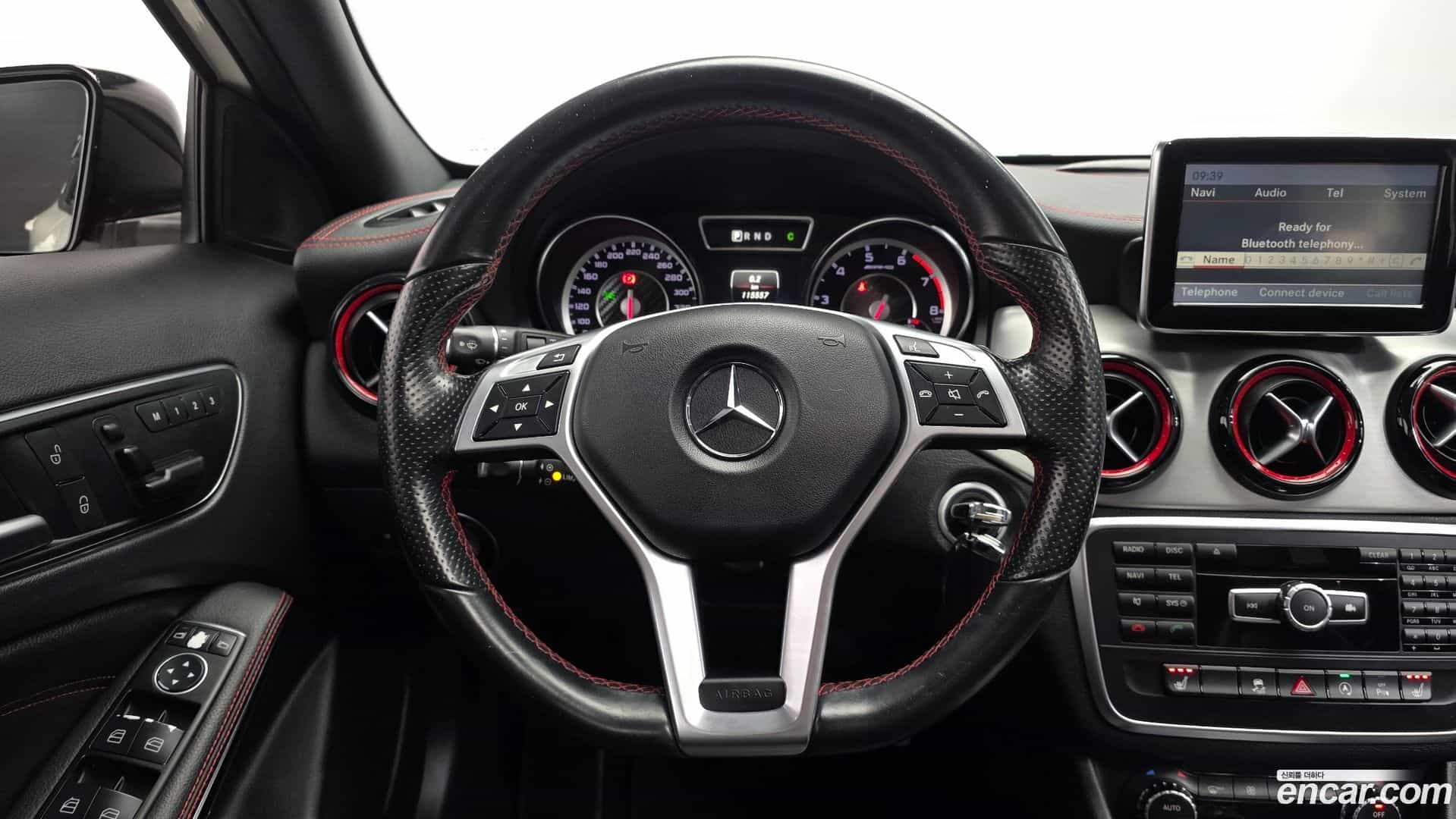 GLA-Class Mercedes-Benz 2015.8-OPTION-017