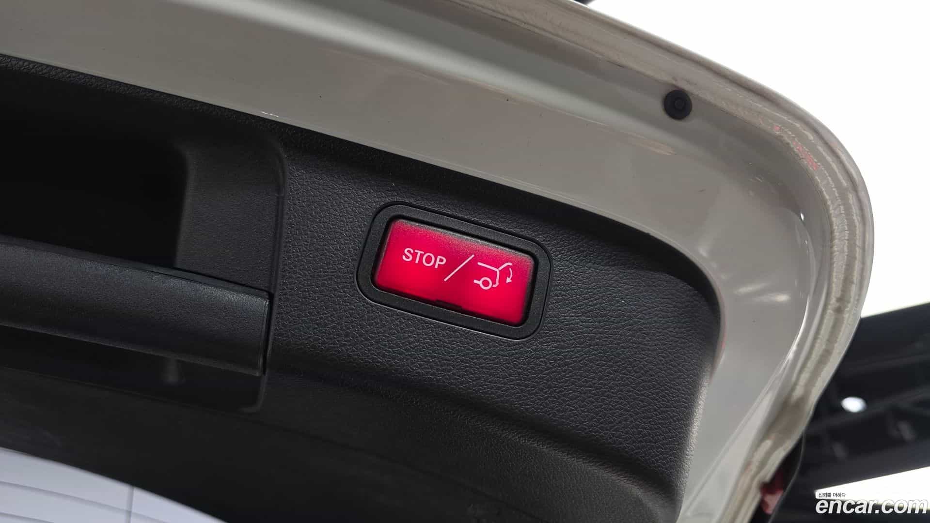 GLA-Class Mercedes-Benz 2015.8-OPTION-024