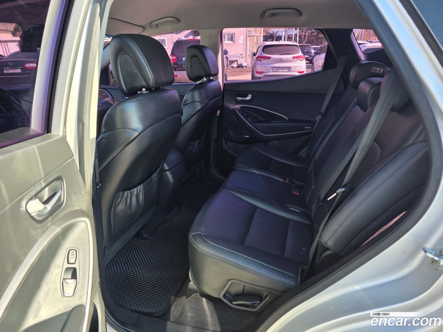 Main__Slider__Photo:Santafe Hyundai 2013.0-7