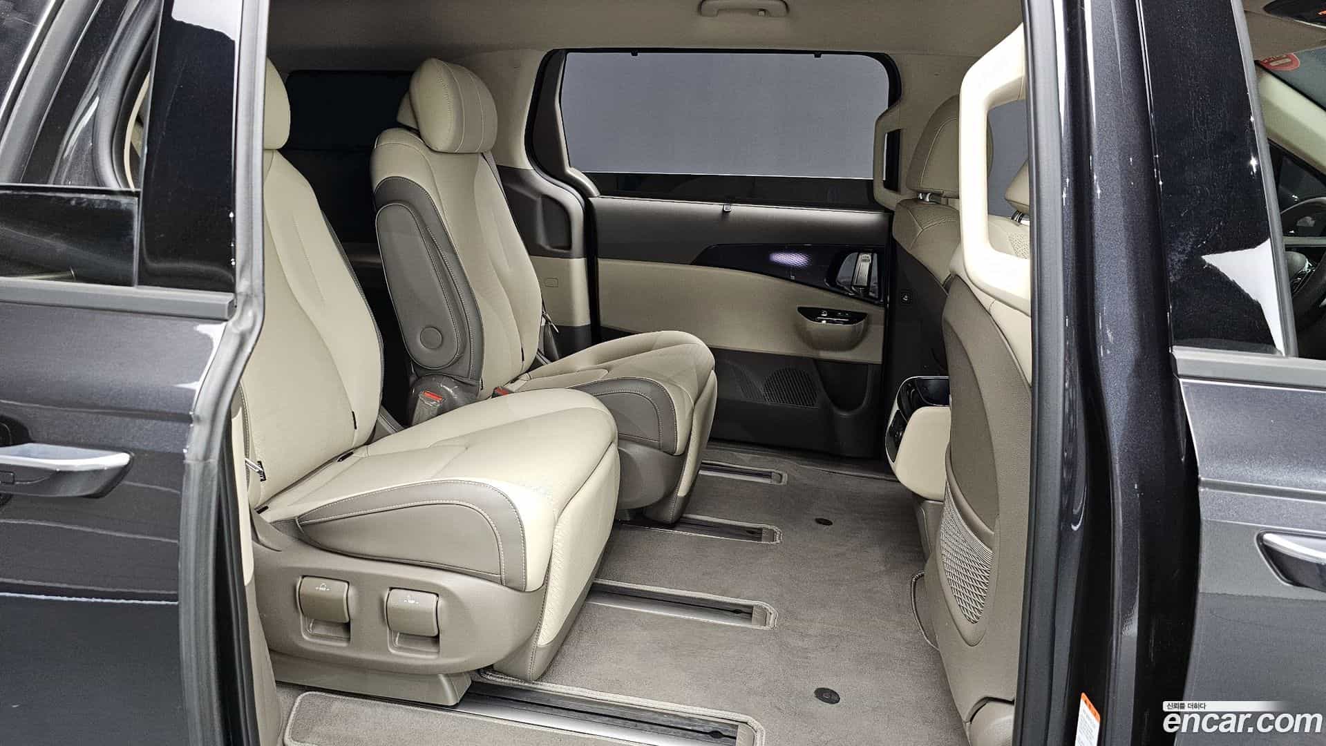 Canival Kia 2023.8-OPTION-016