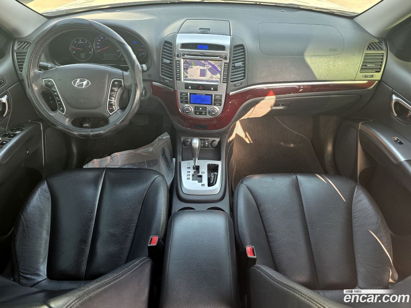 Main__Slider__Photo:Santafe Hyundai 2011.0-11