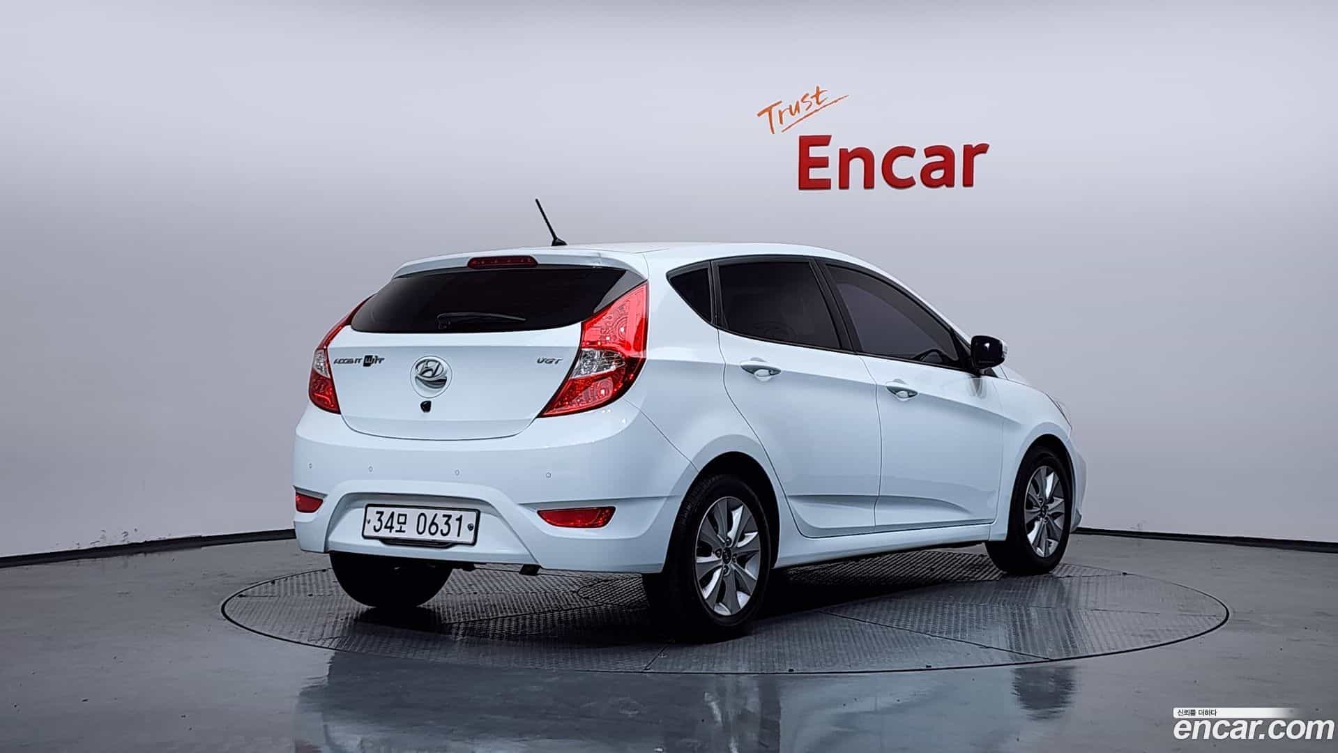 Accent Hyundai 2016.1-OUTER-002