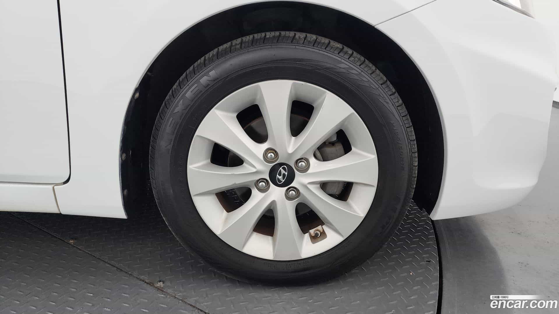 Accent Hyundai 2016.1-OUTER-005