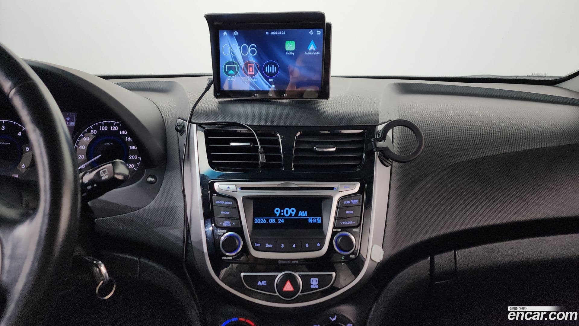 Main__Slider__Photo:Accent Hyundai 2016.1-13