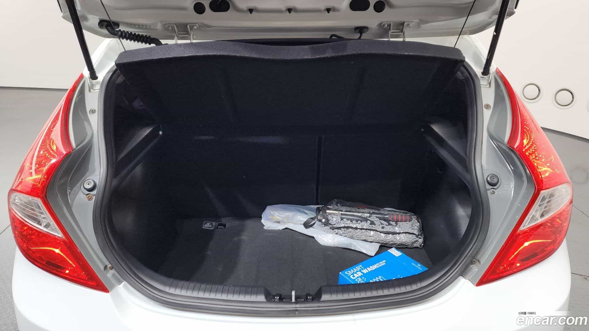 Accent Hyundai 2016.1-OPTION-024