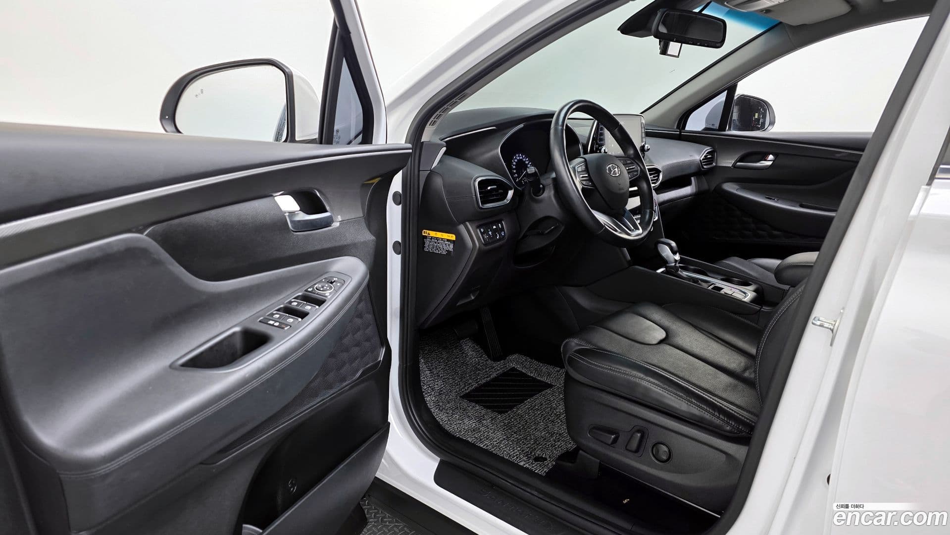 Main__Slider__Photo:Santafe Hyundai 2019.11-10