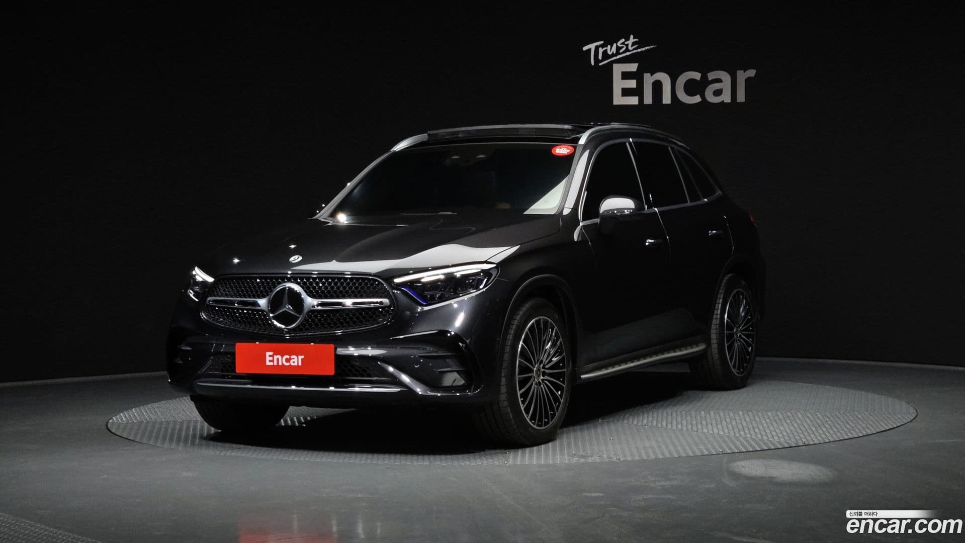 Main__Slider__Photo:GLC-Class Mercedes-Benz 2024.8-0