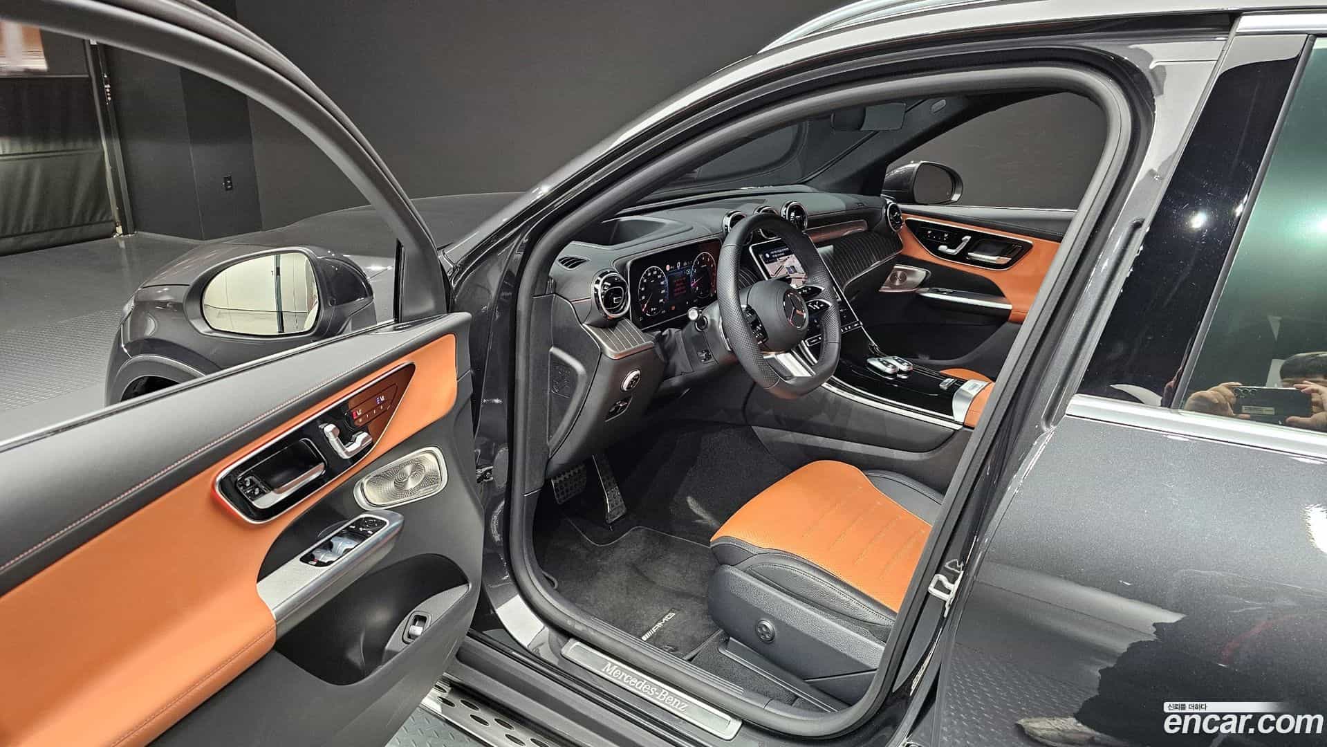 GLC-Class Mercedes-Benz 2024.8-OPTION-015