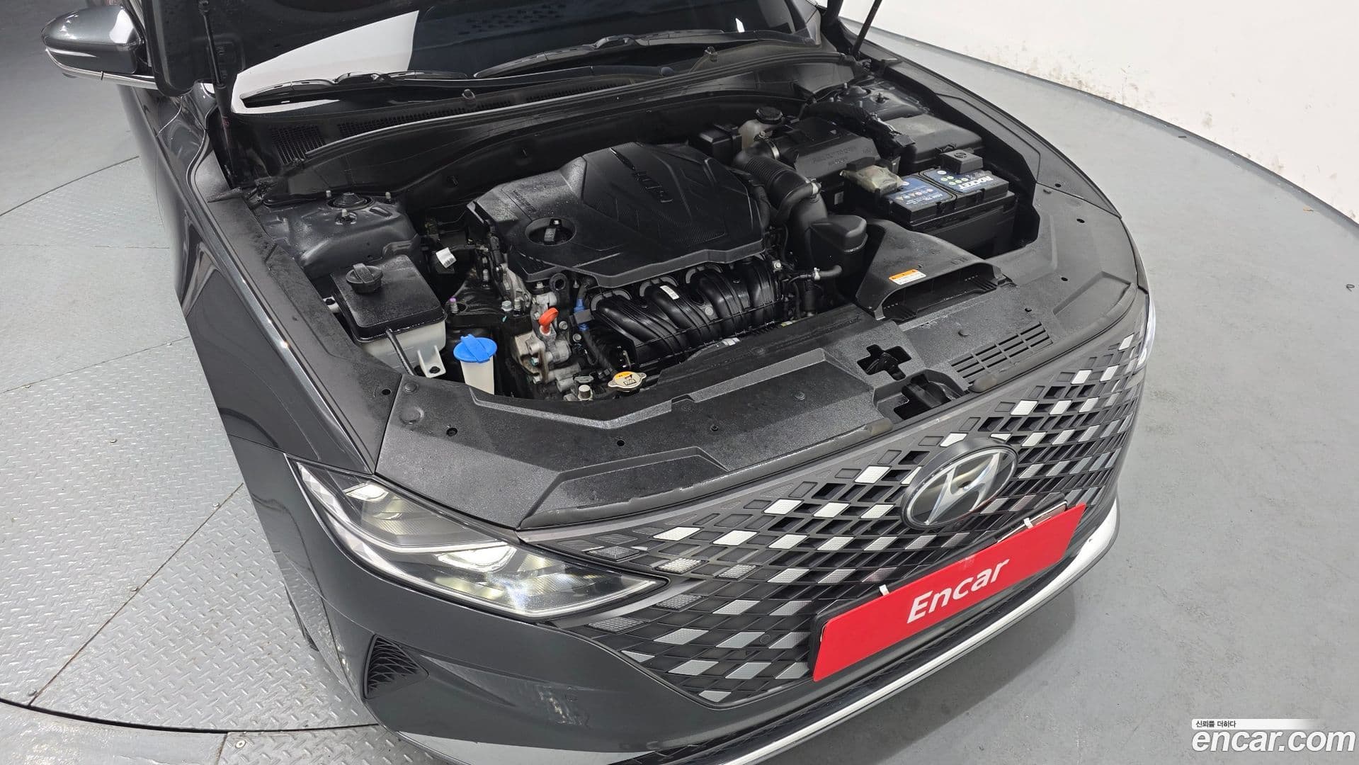 Main__Slider__Photo:Grandeur Hyundai 2020.4-5