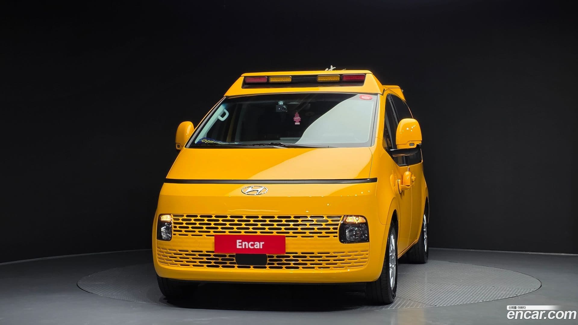 Main__Slider__Photo:Staria Hyundai 2022.11-2