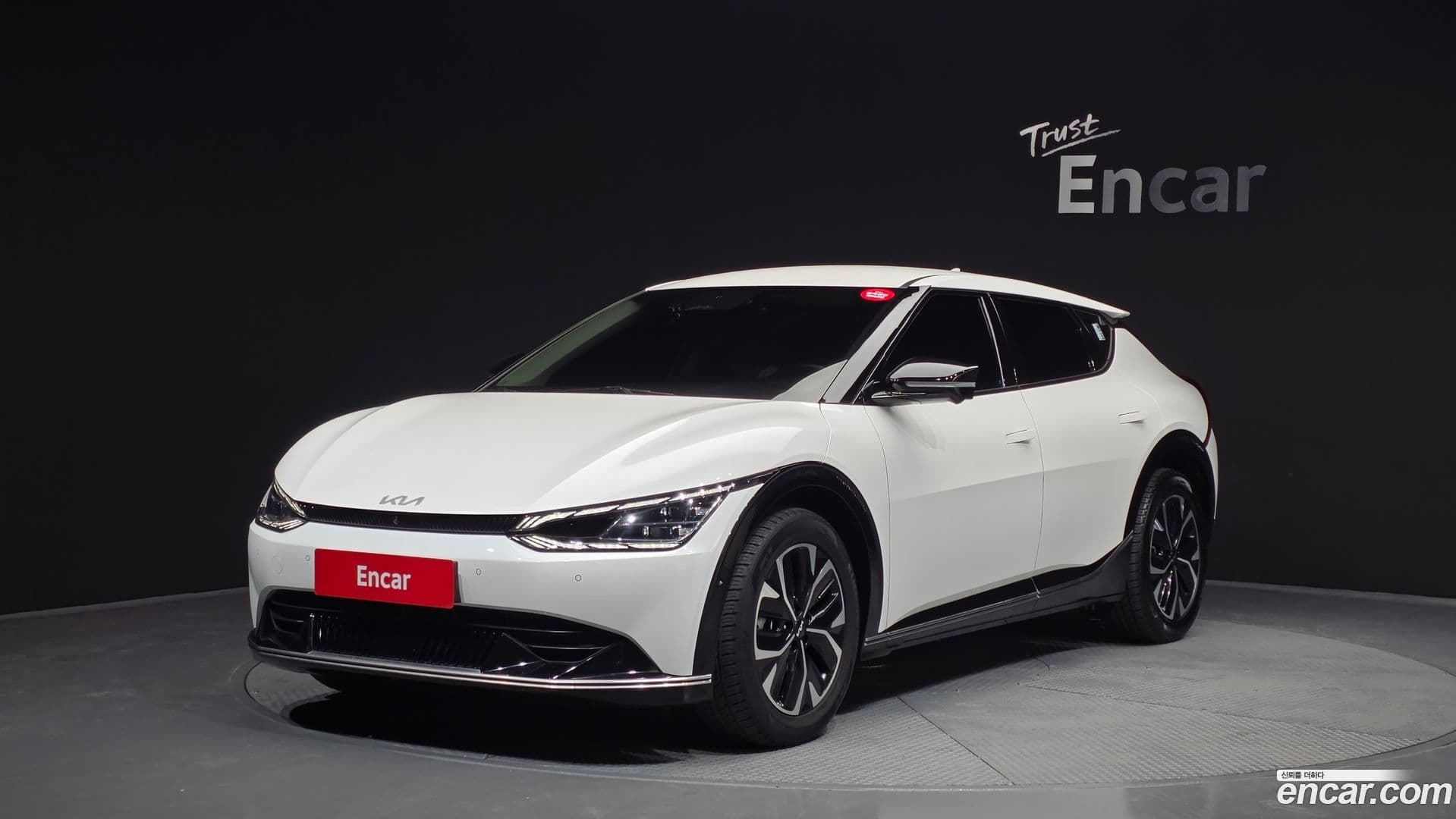 Main__Slider__Photo:EV6 Kia 2021.8-0