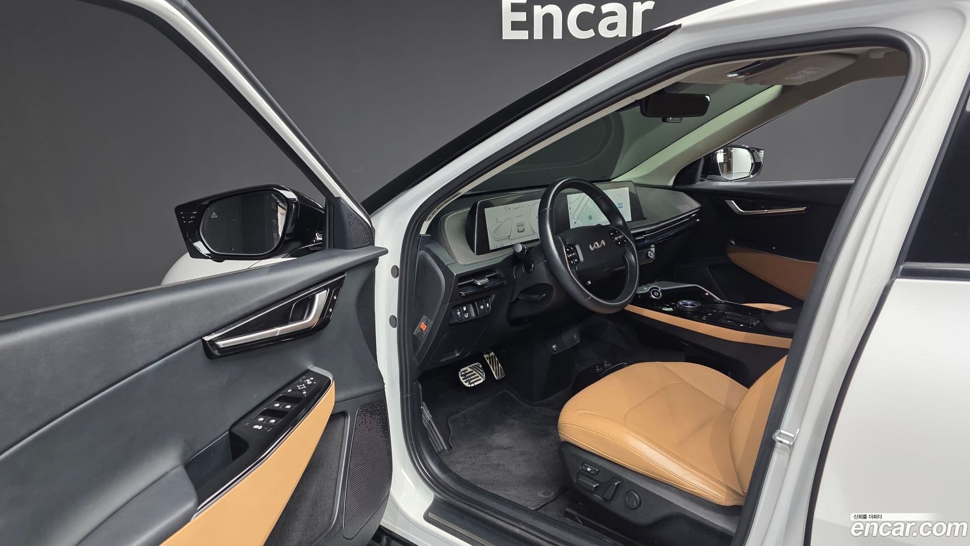 Main__Slider__Photo:EV6 Kia 2021.8-9