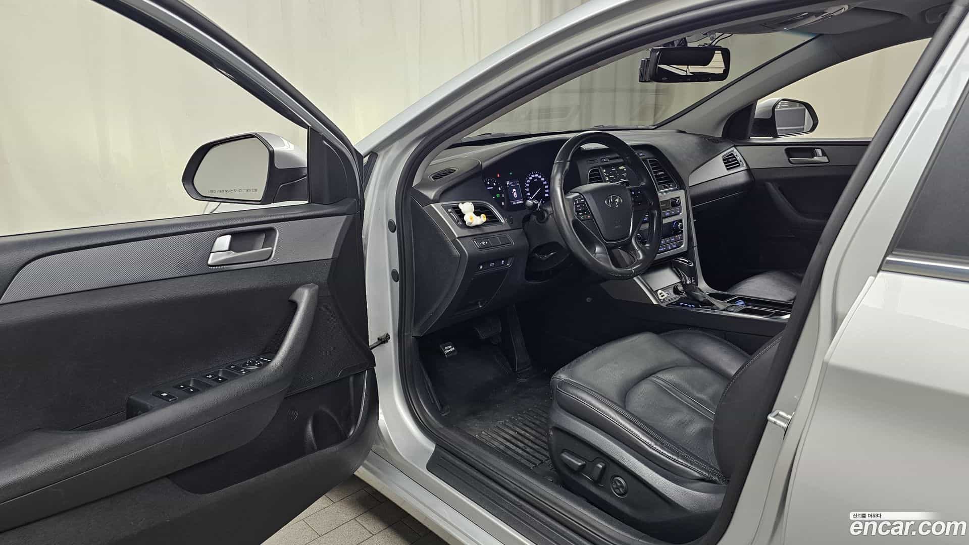 Sonata Hyundai 2016.9-INNER-010