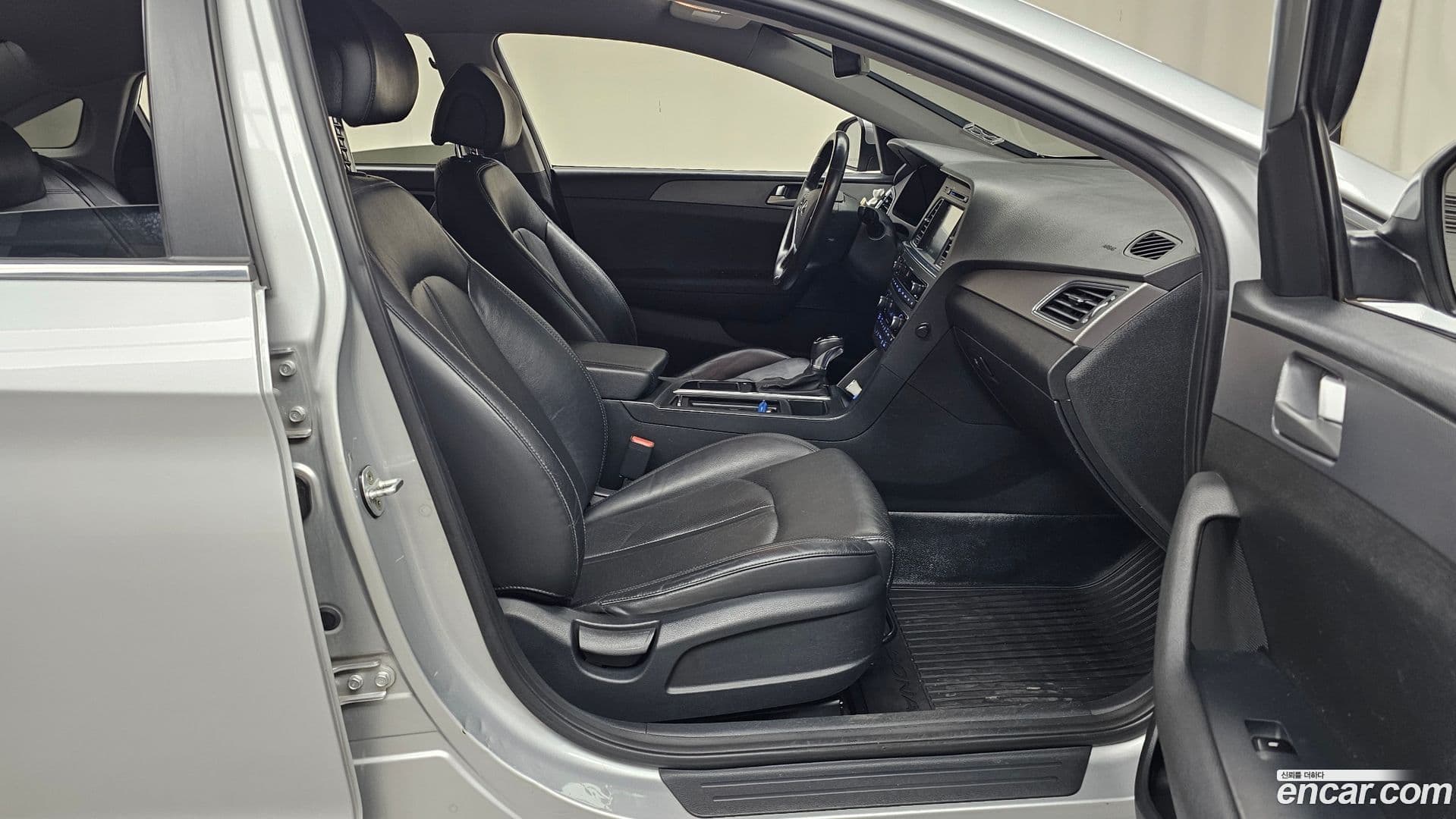 Main__Slider__Photo:Sonata Hyundai 2016.9-10