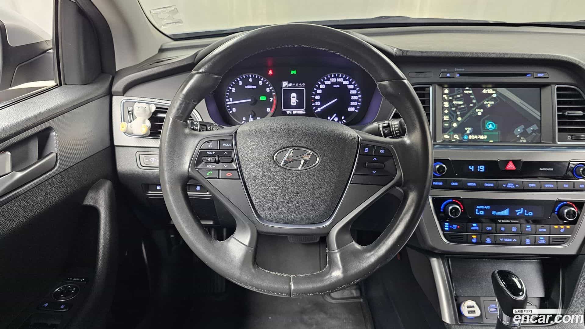 Sonata Hyundai 2016.9-OPTION-017