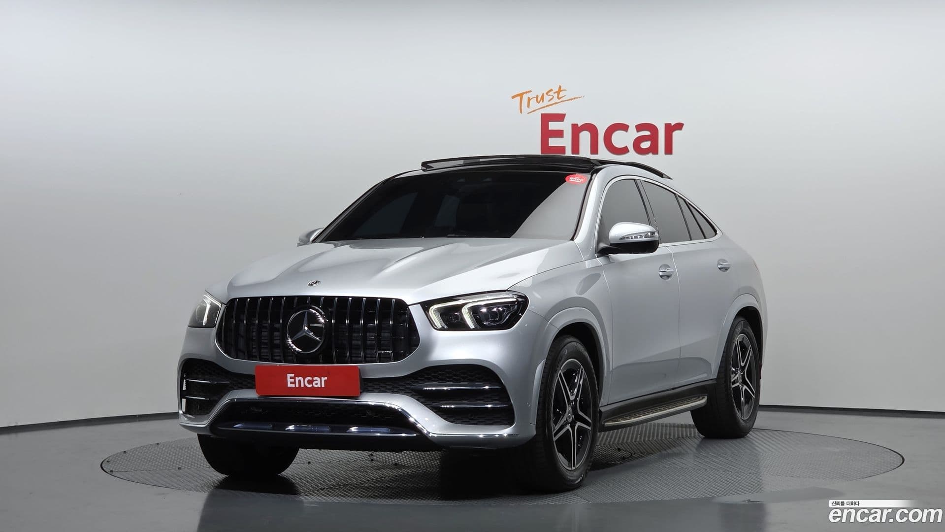 Main__Slider__Photo:GLE-Class Mercedes-Benz 2020.11-0