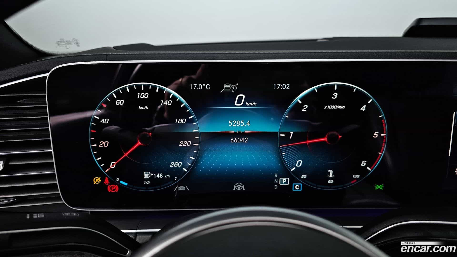 GLE-Class Mercedes-Benz 2020.11-INNER-008