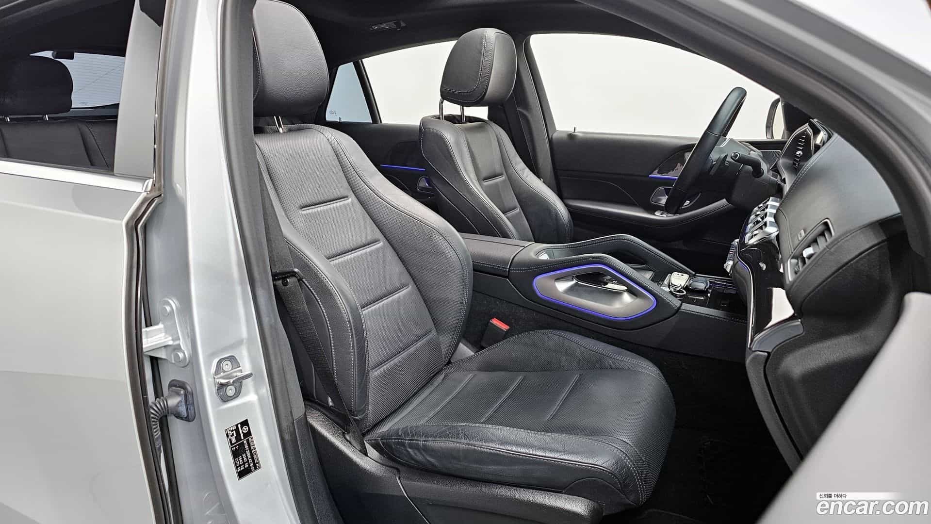 GLE-Class Mercedes-Benz 2020.11-INNER-010