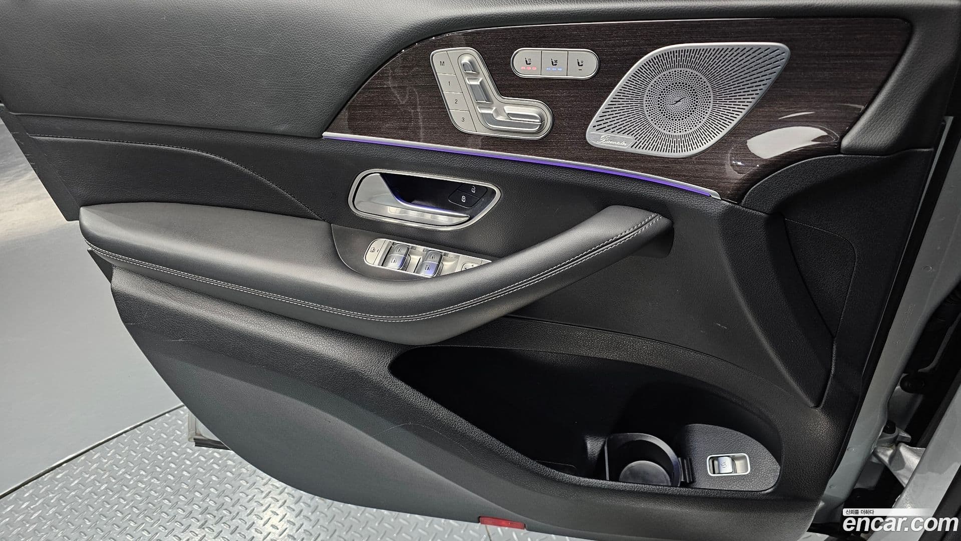 Main__Slider__Photo:GLE-Class Mercedes-Benz 2020.11-13