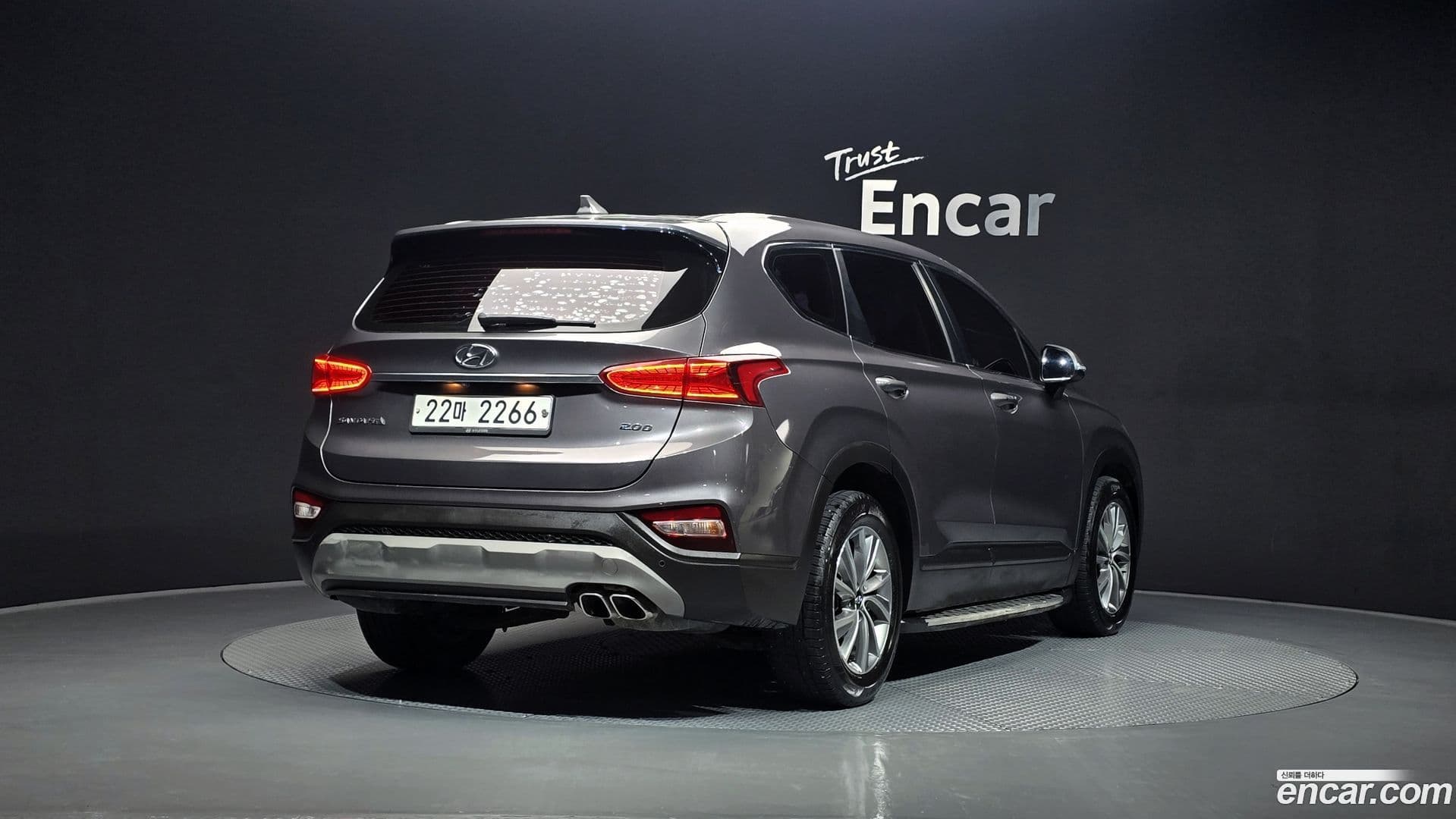 Main__Slider__Photo:Santafe Hyundai 2018.5-1