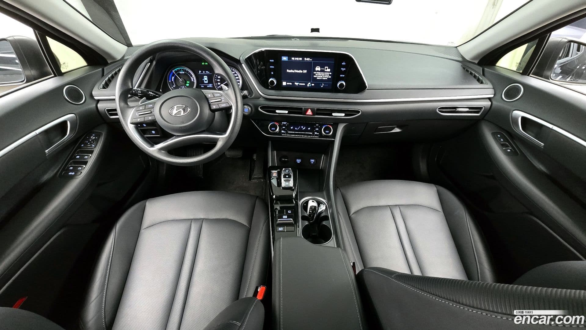 Main__Slider__Photo:Sonata Hyundai 2021.4-6