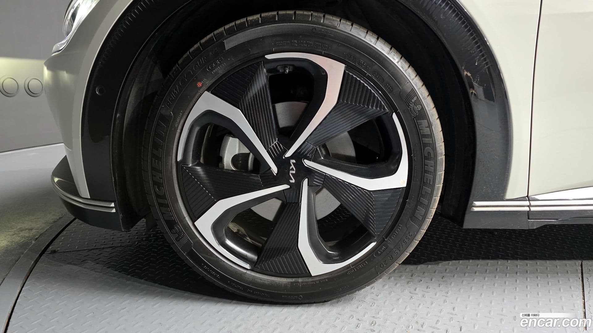 Main__Slider__Photo:EV6 Kia 2022.7-4