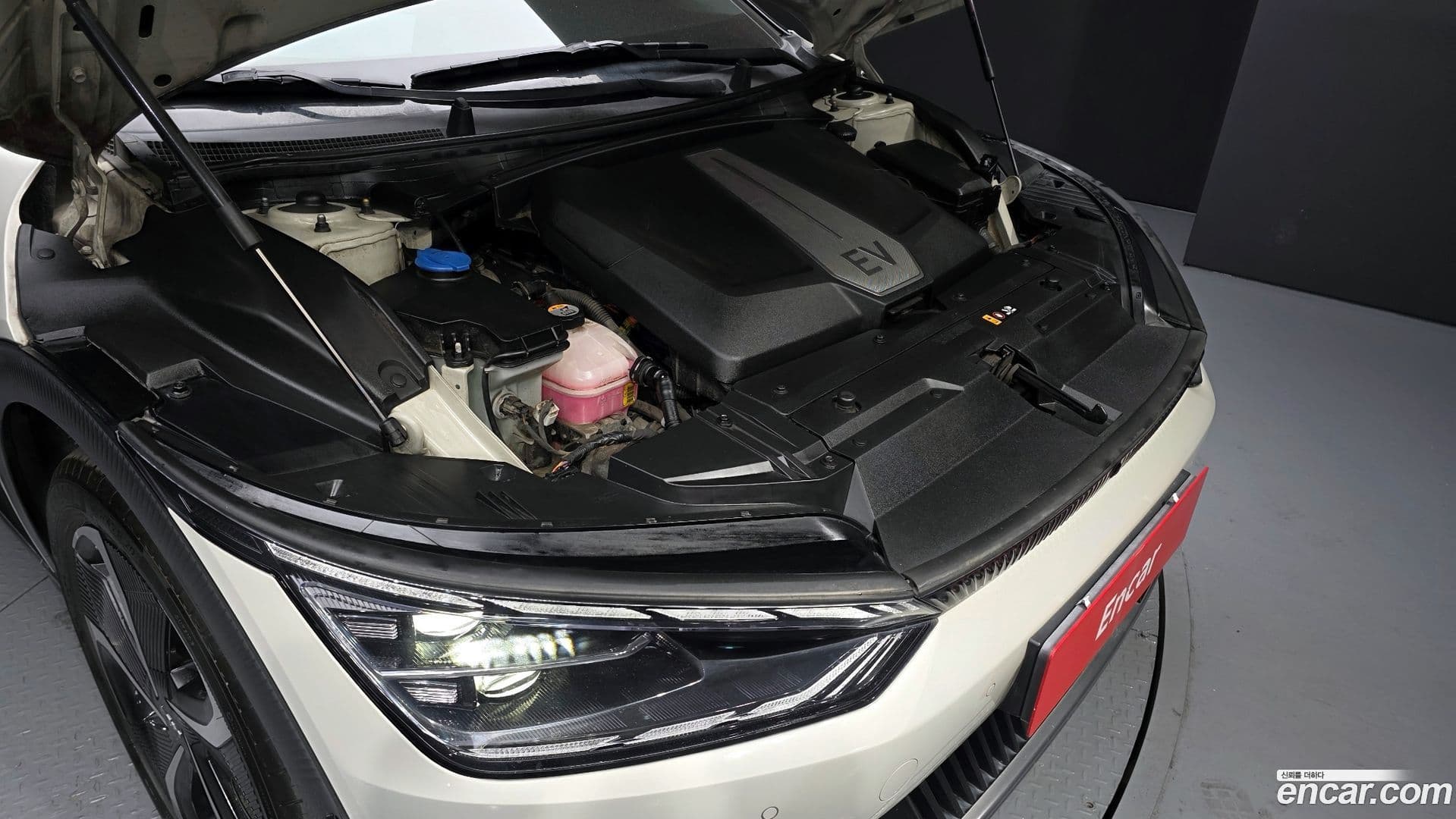 Main__Slider__Photo:EV6 Kia 2022.7-5