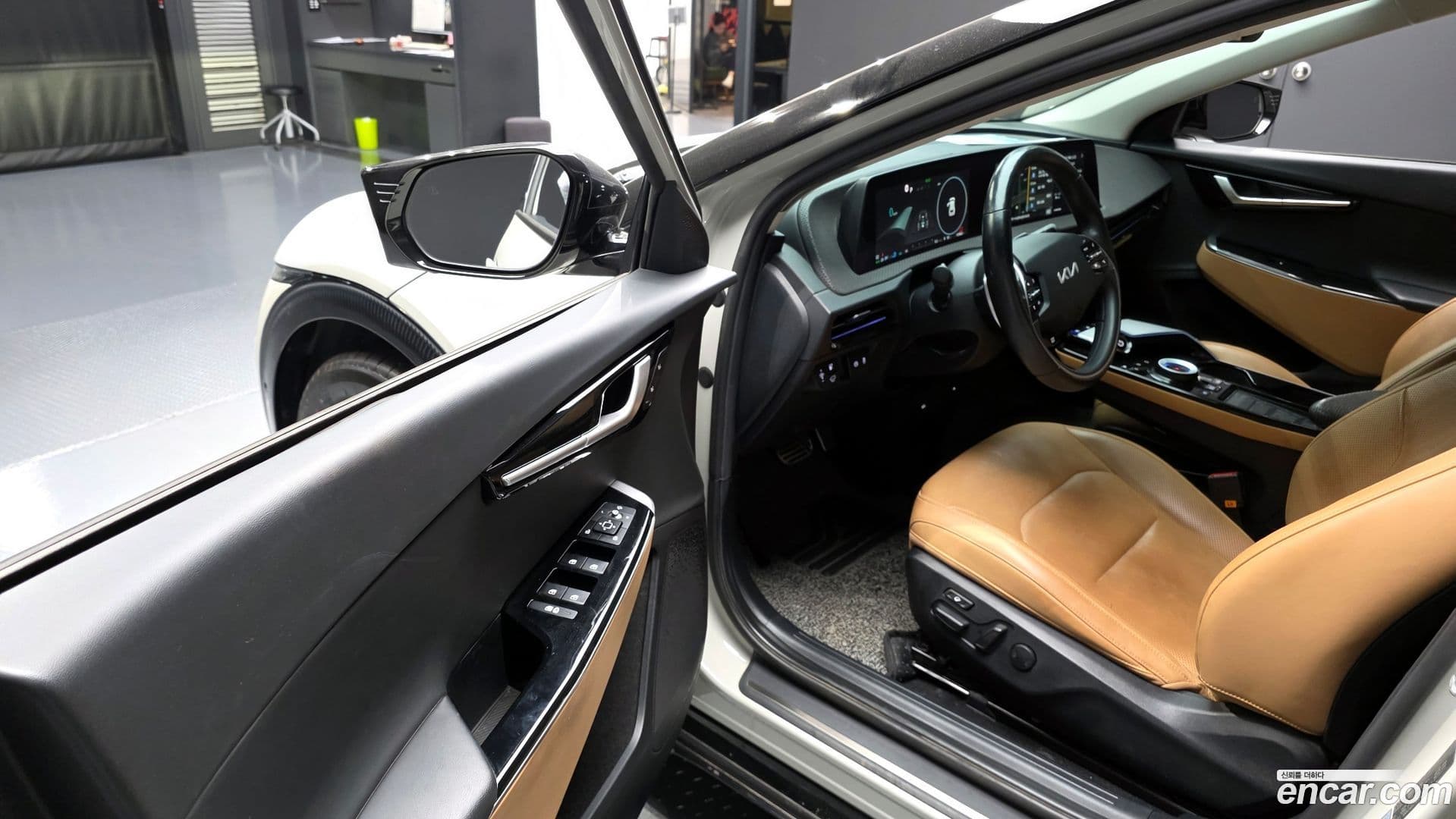 Main__Slider__Photo:EV6 Kia 2022.7-10