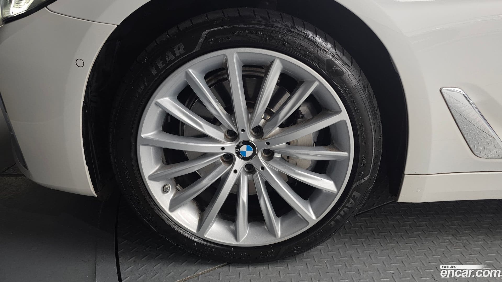 Main__Slider__Photo:5-Series BMW 2023.6-4