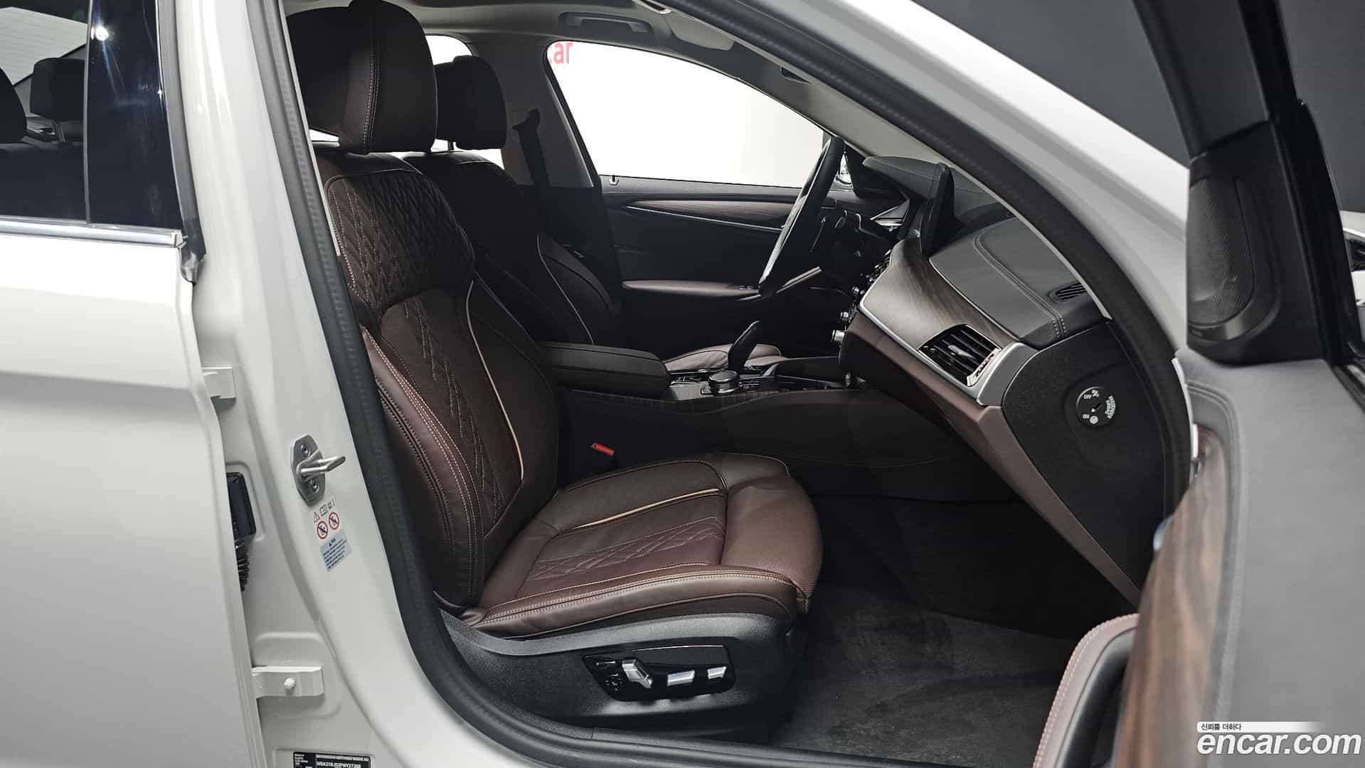 5-Series BMW 2023.6-INNER-010