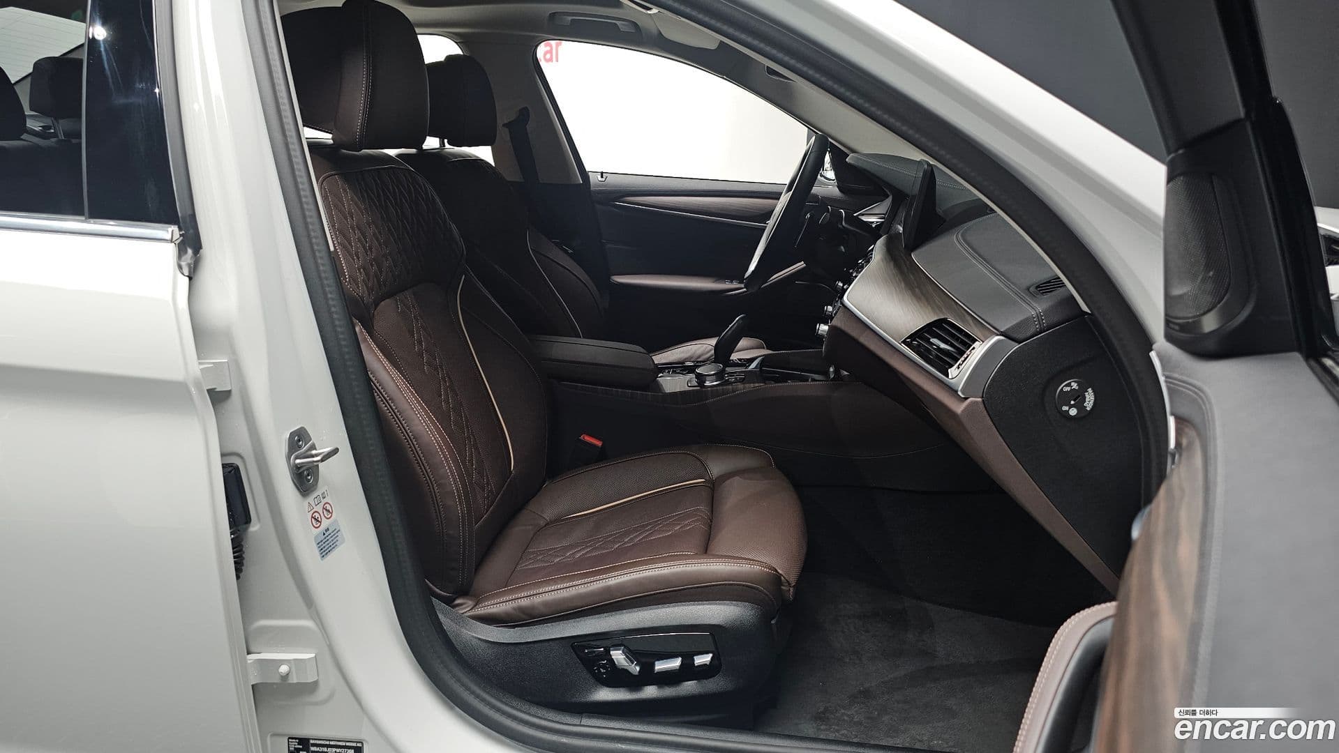 Main__Slider__Photo:5-Series BMW 2023.6-9