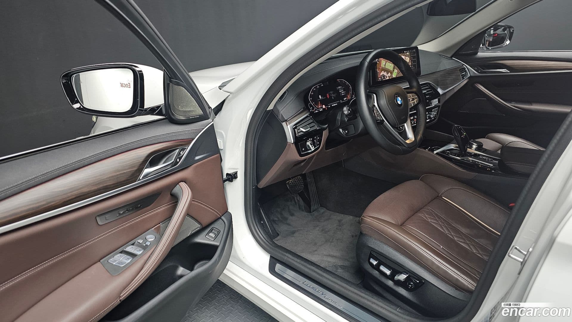 Main__Slider__Photo:5-Series BMW 2023.6-10