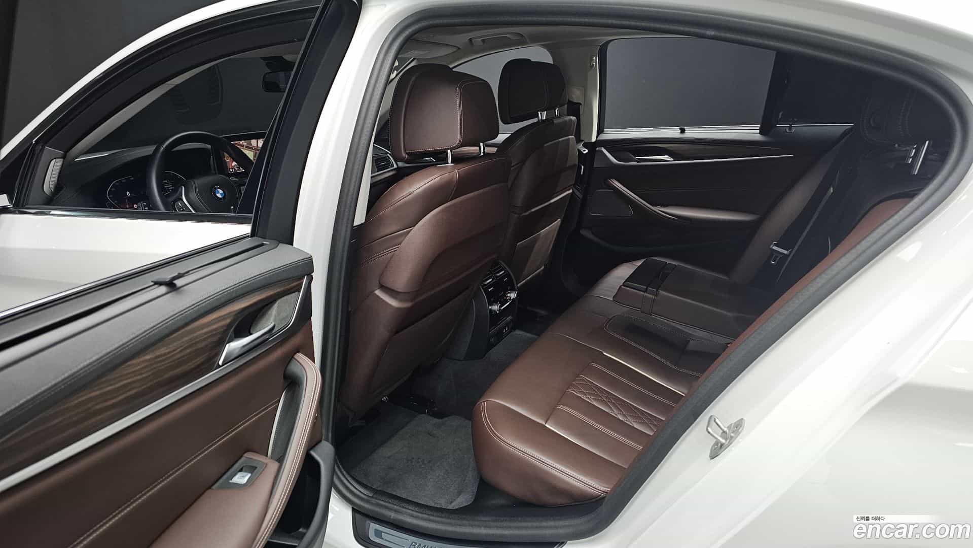 5-Series BMW 2023.6-OPTION-016