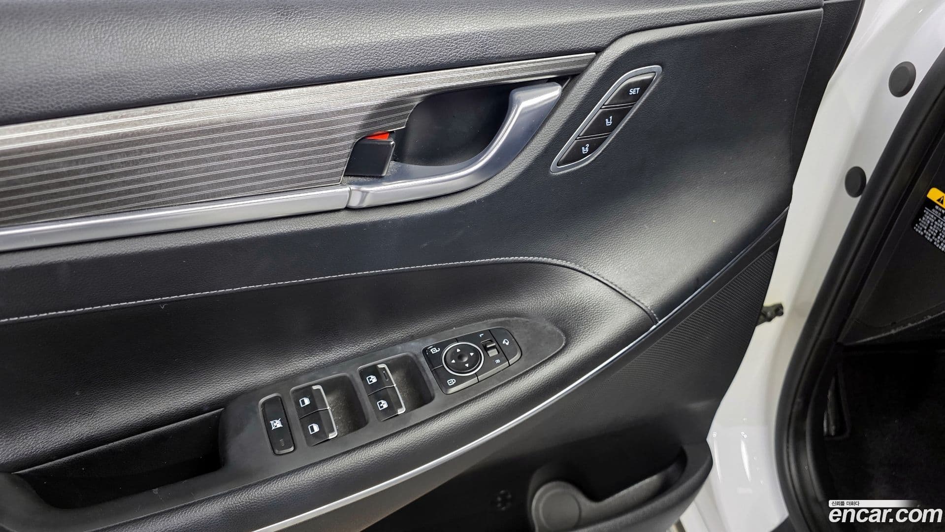 Main__Slider__Photo:Grandeur Hyundai 2017.0-13