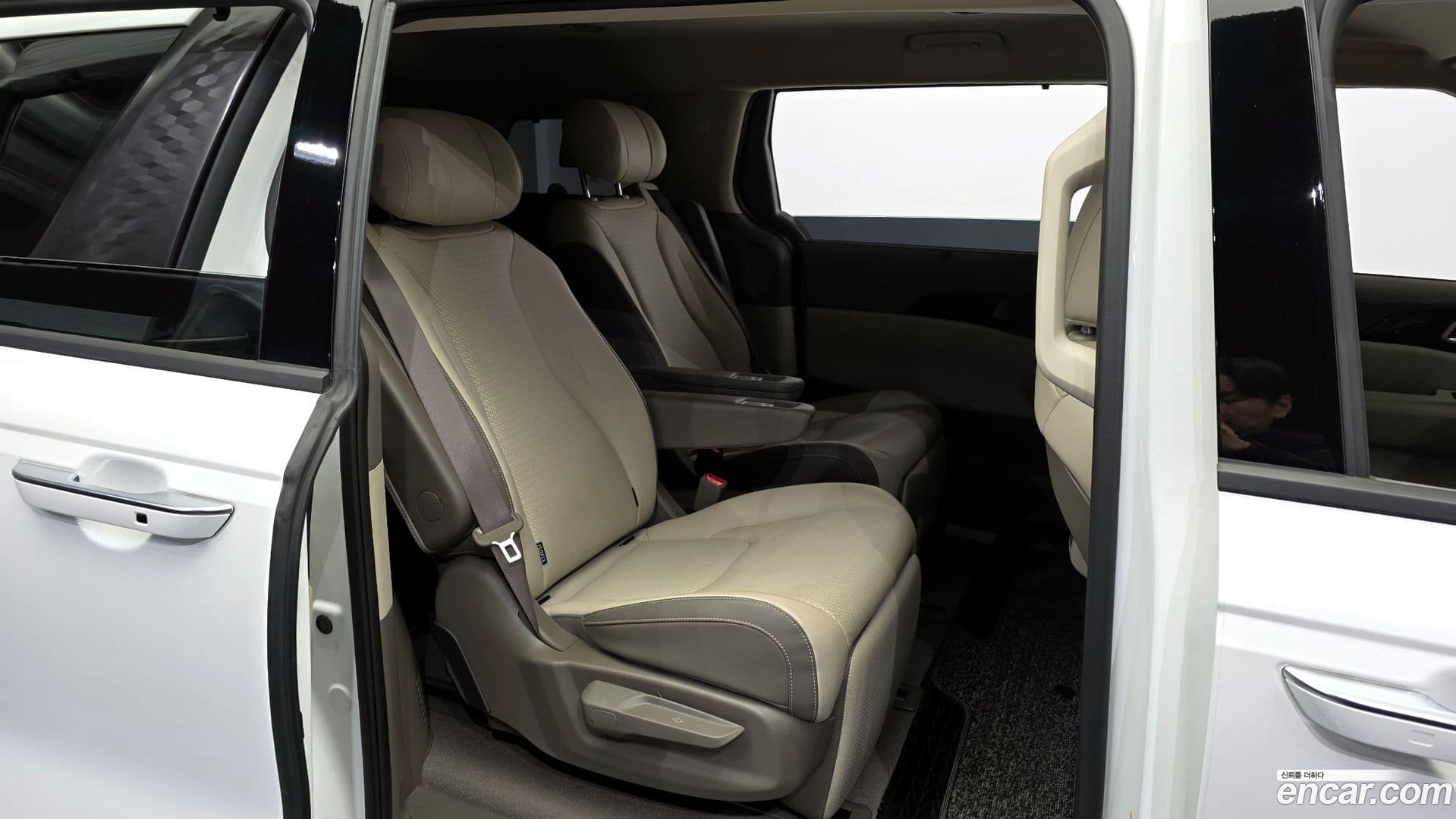 Main__Slider__Photo:Canival Kia 2025.6-11