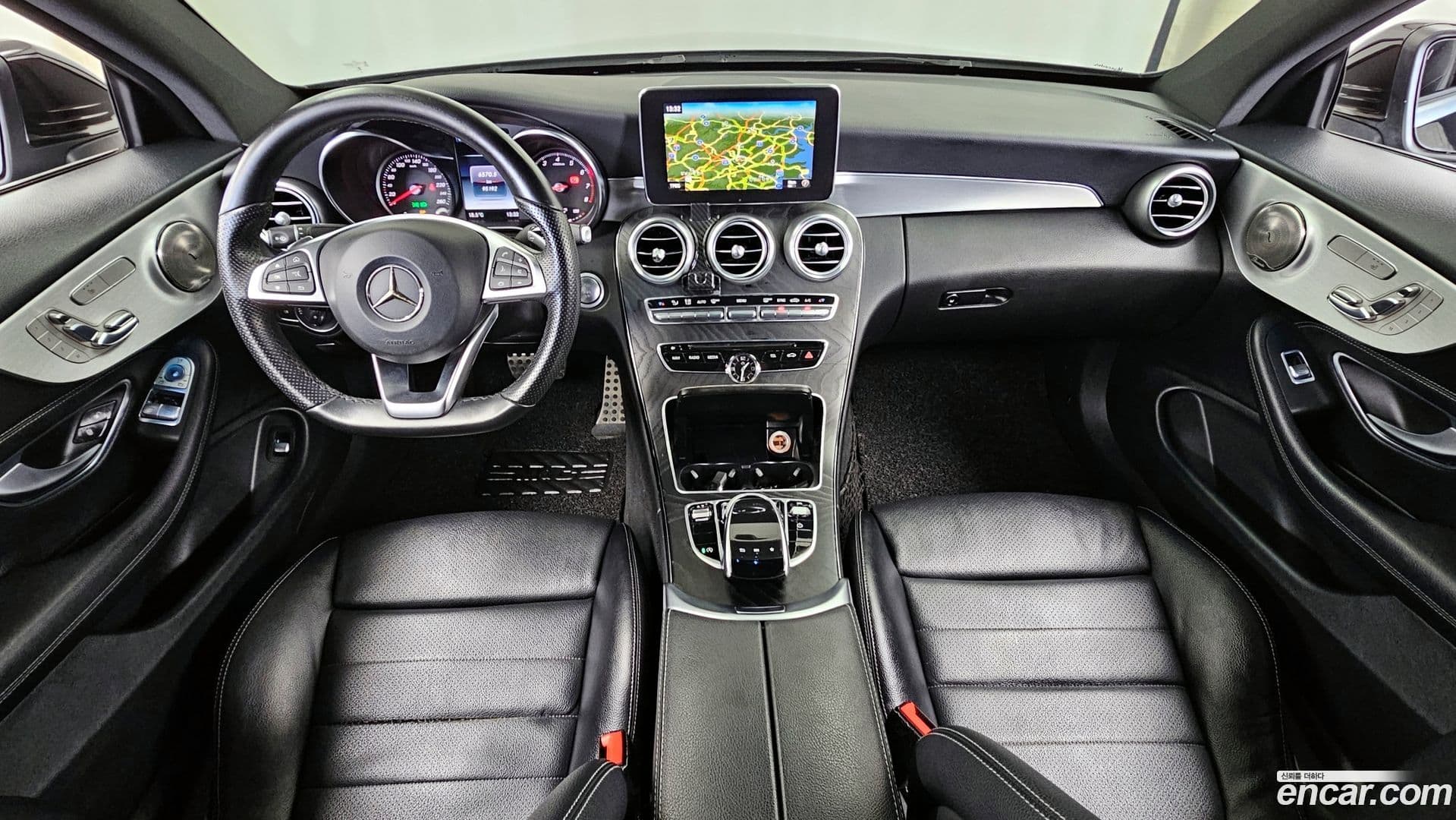 Main__Slider__Photo:C-Class Mercedes-Benz 2017.7-6