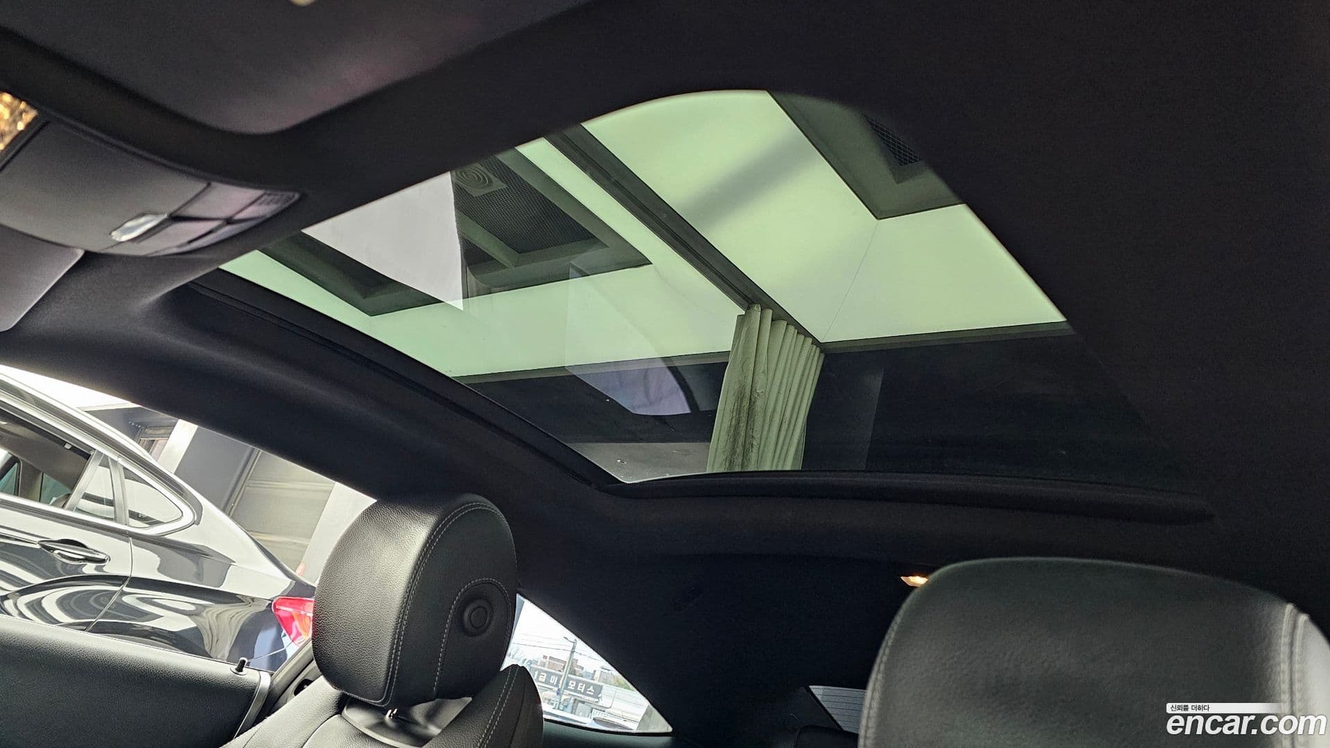 Main__Slider__Photo:C-Class Mercedes-Benz 2017.7-17