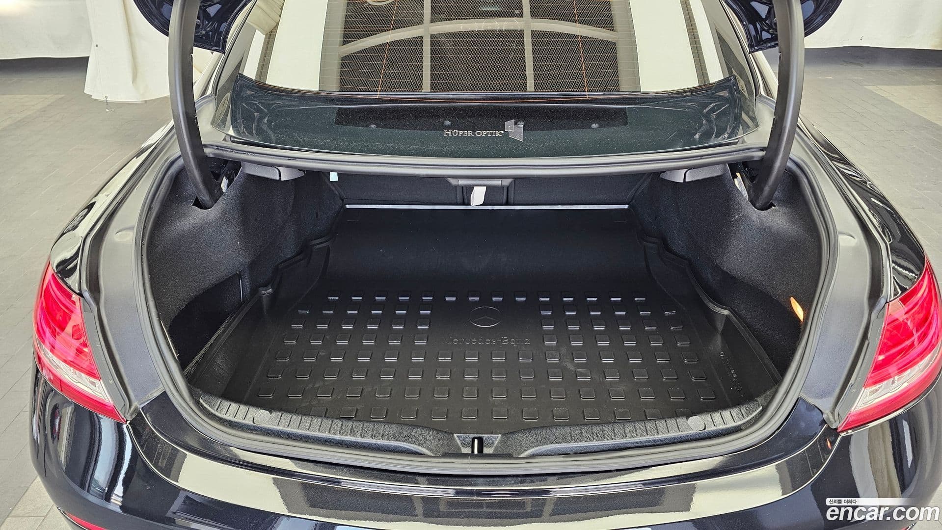 Main__Slider__Photo:C-Class Mercedes-Benz 2017.7-19