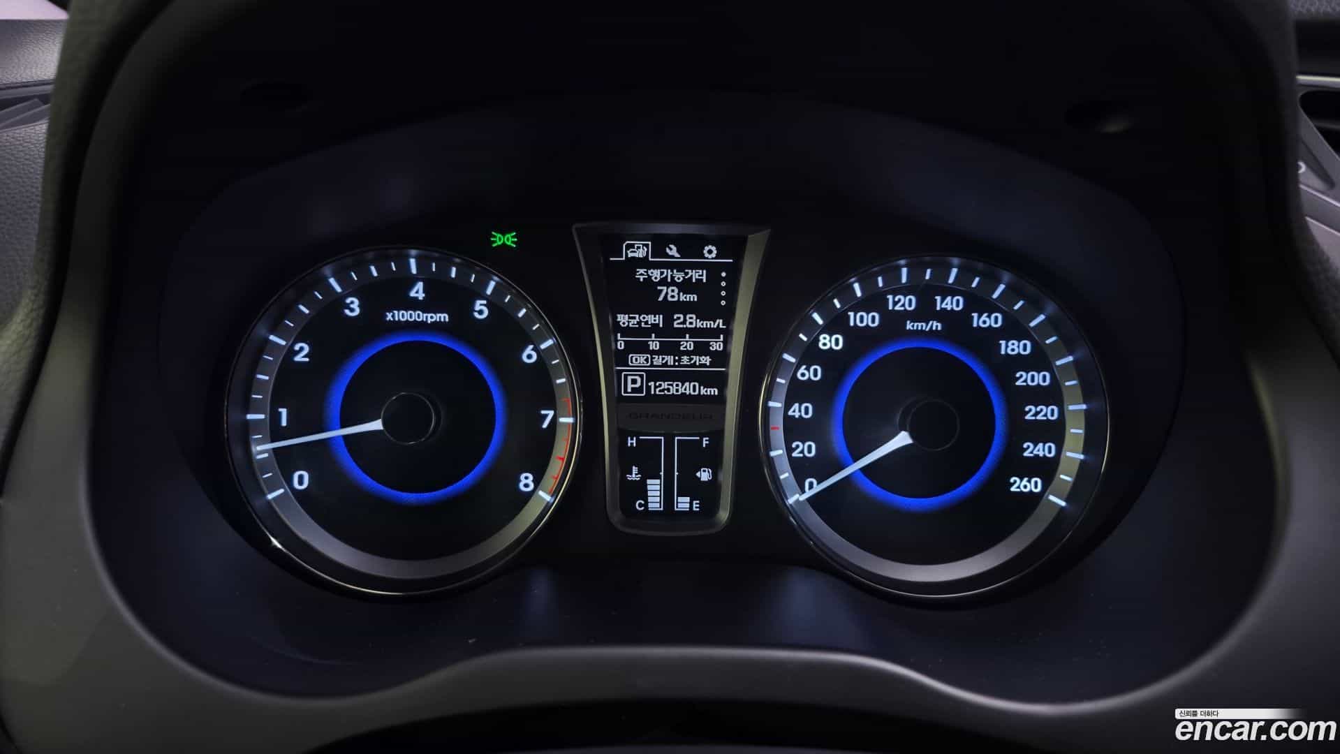 Grandeur Hyundai 2015.9-INNER-008