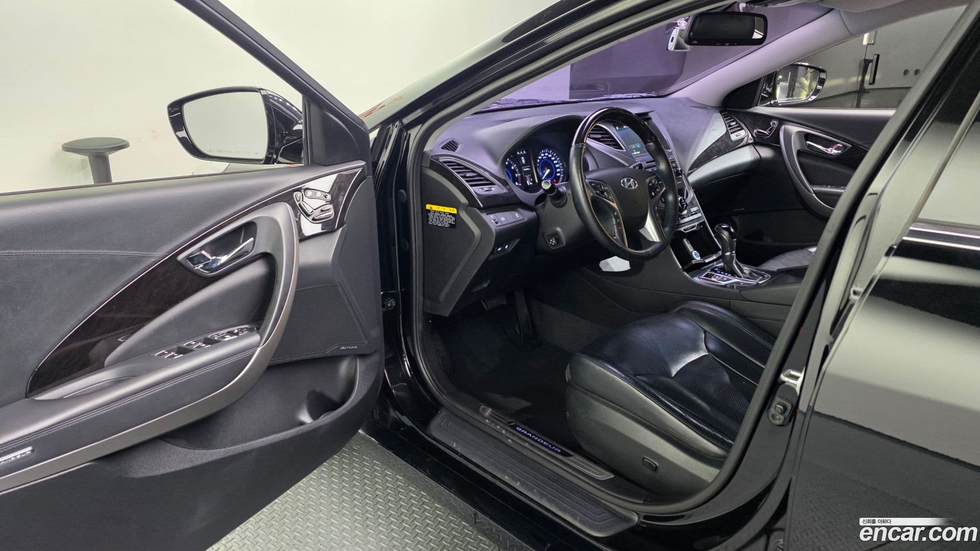 Main__Slider__Photo:Grandeur Hyundai 2015.9-9