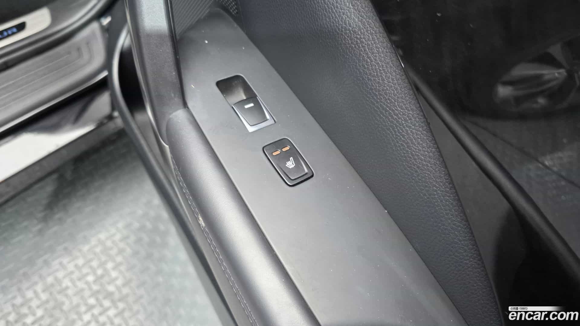 Grandeur Hyundai 2015.9-OPTION-023