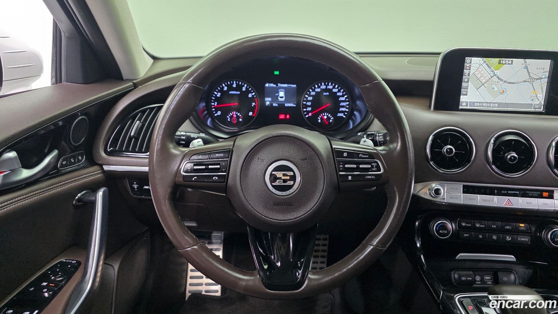 Main__Slider__Photo:Stinger Kia 2017.6-12