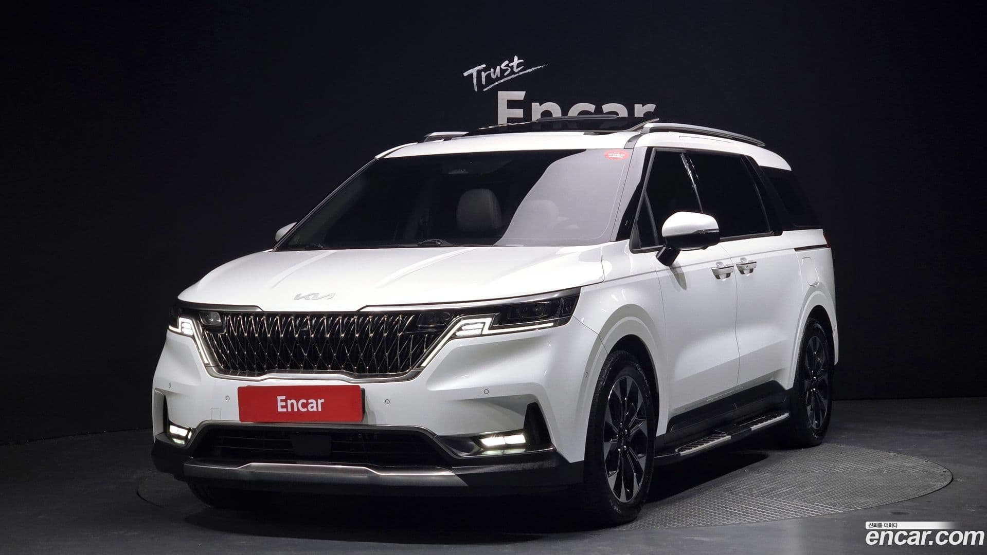 Main__Slider__Photo:Canival Kia 2023.8-0