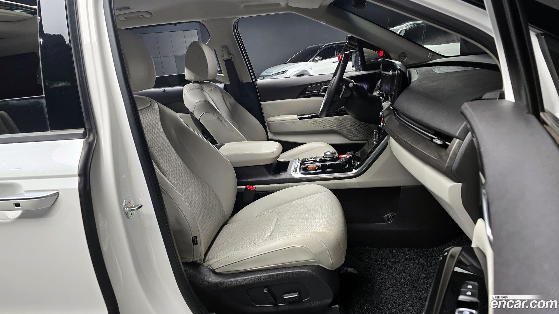 Main__Slider__Photo:Canival Kia 2023.8-9