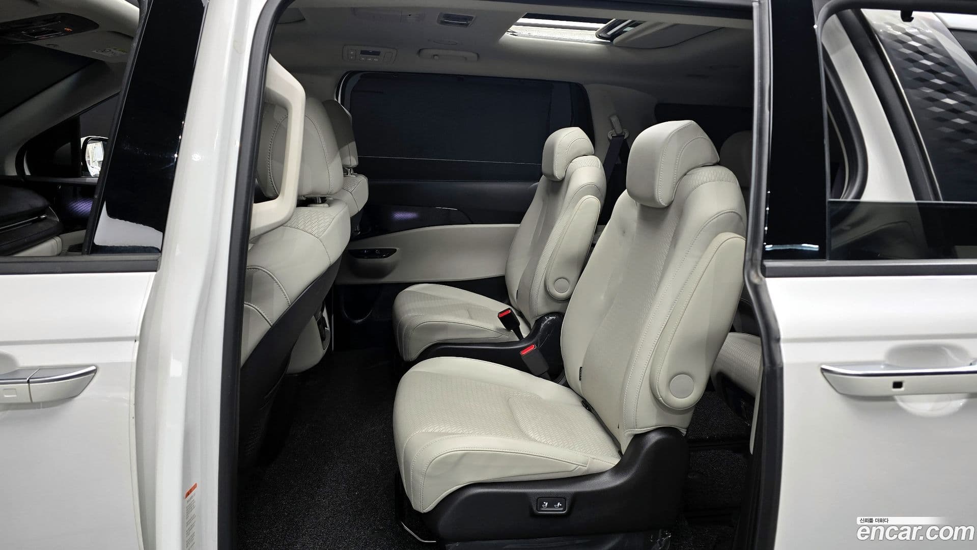 Main__Slider__Photo:Canival Kia 2023.8-11