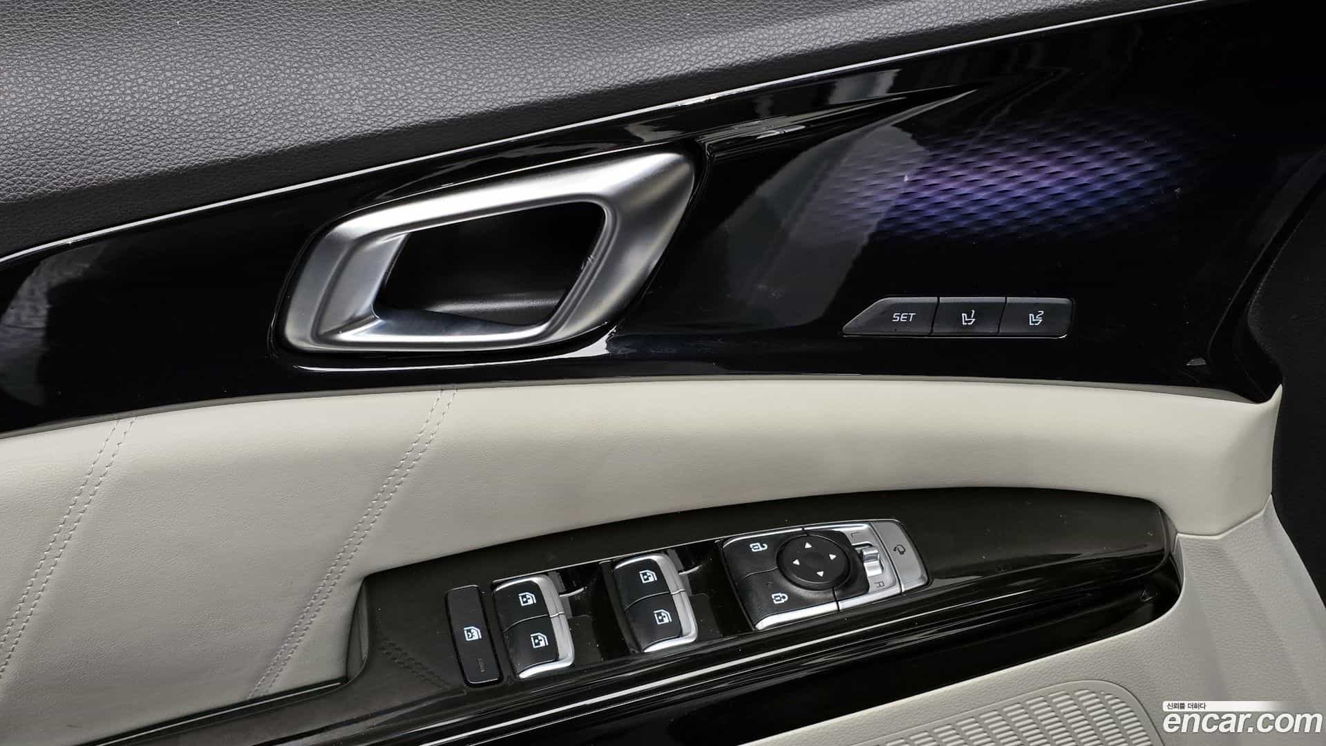 Canival Kia 2023.8-OPTION-022