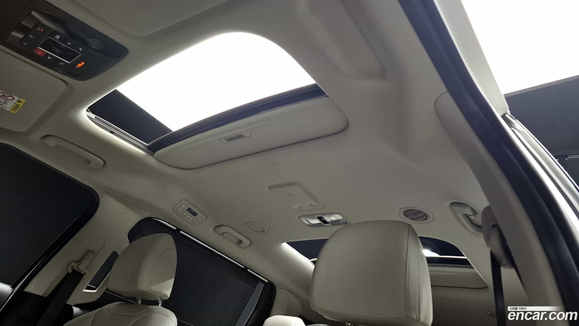 Canival Kia 2023.8-OPTION-023